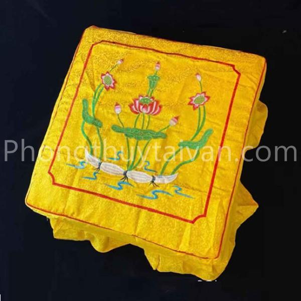 Khăn vuông Satin Phật giáo