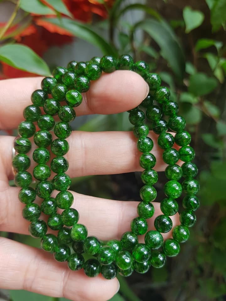 VÒNG DIOPSIDE CAO CẤP XANH NGỌC A VIP SIZE 6MM ĐEO TAY KIỂU QUẤN 3 VÒNG ĐẸP SANG NỮ MỆNH MỘC HỎA 100% ĐÁ THIÊN NHIÊN Ạ