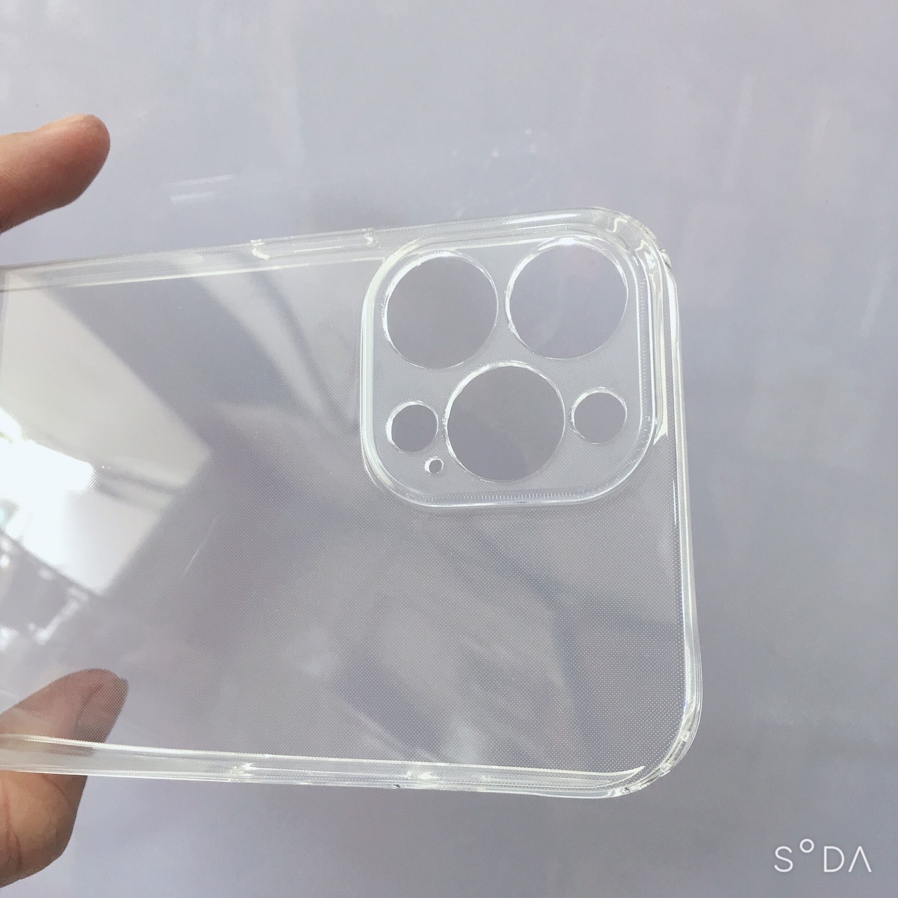 Ốp lưng trong suốt bảo vệ camera dành cho iPhone 13, 13 Pro,13 Pro Max chính hãng KST