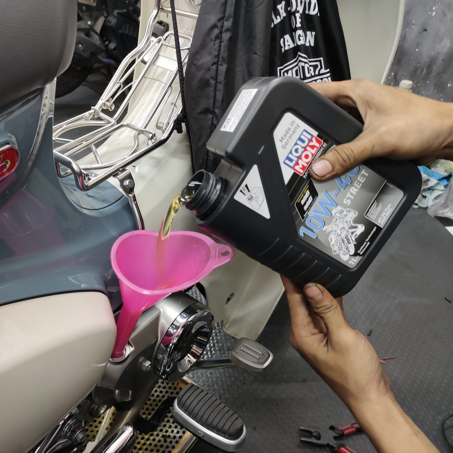 Nhớt Liqui Moly Motorbike Street 4T 10W40 1L (950004)