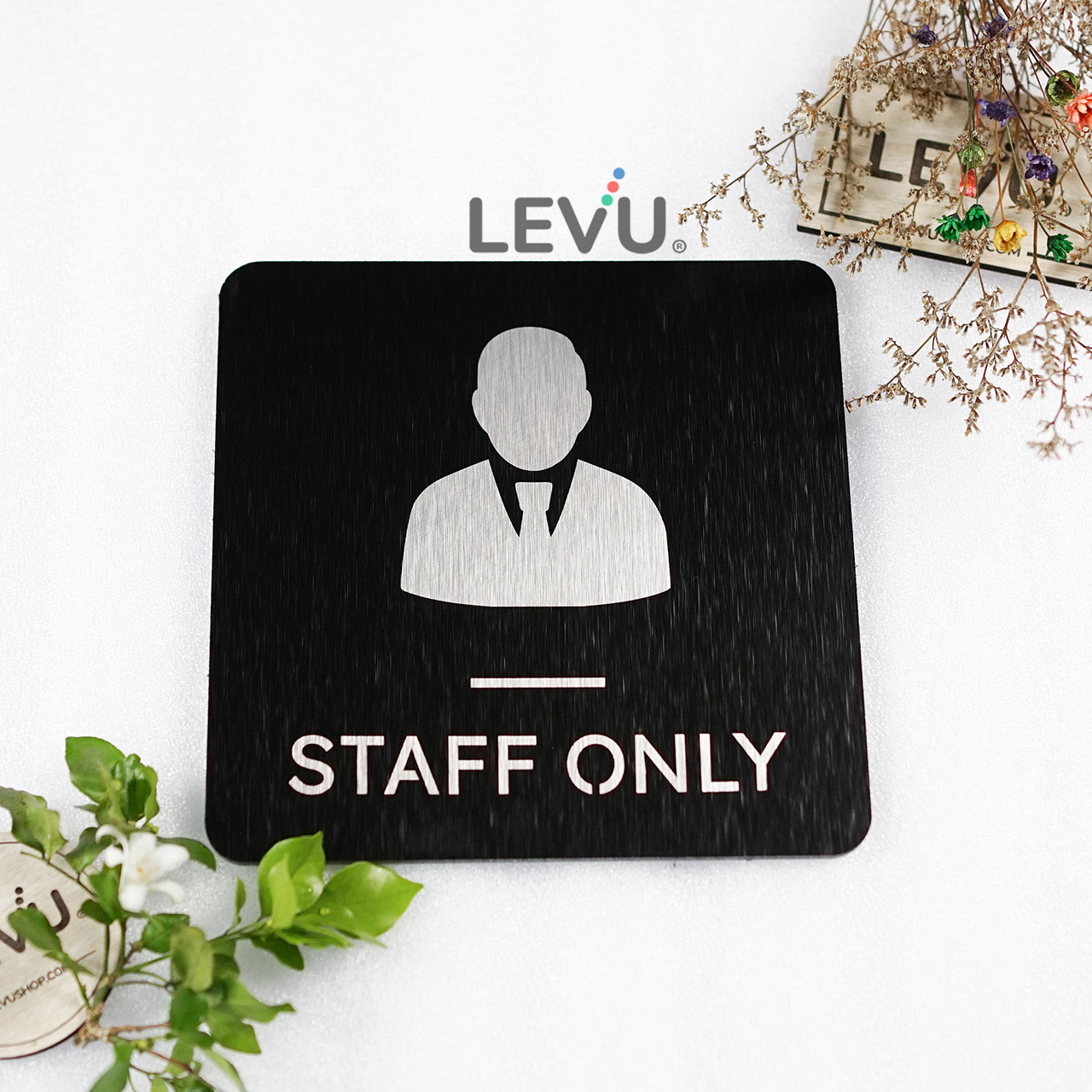 Hình ảnh Bảng alu đen Staff Only khắc laser dán cửa trang trí phòng nhân viên nhà hàng khách sạn