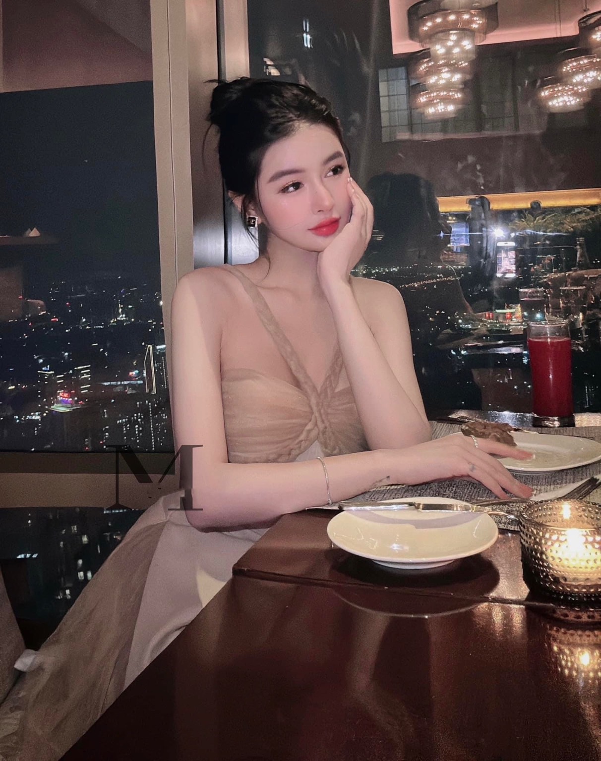 Đầm dự tiệc phối lưới dây tiểu thư