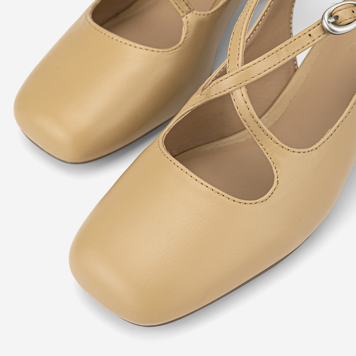 Vascara Giày Slingback Bít Mũi Tròn Quai Chéo - BMN 0714