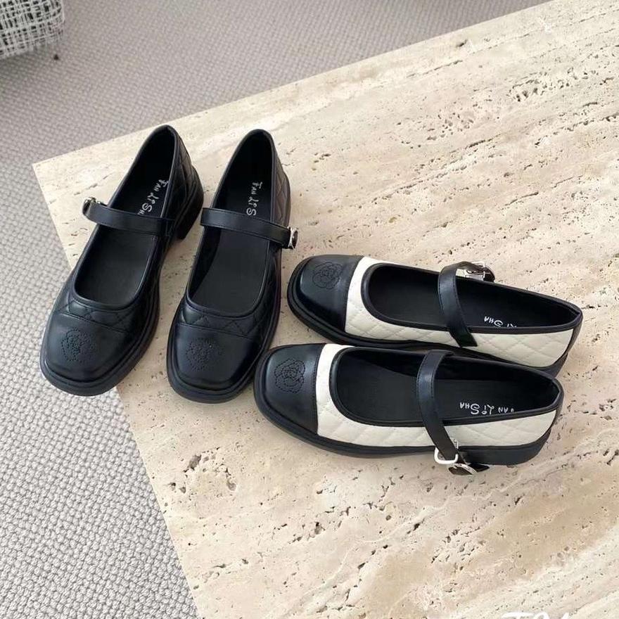 Giày bệt trần chỉ mũi vuông thêu hoa mũi quai cài - 2P