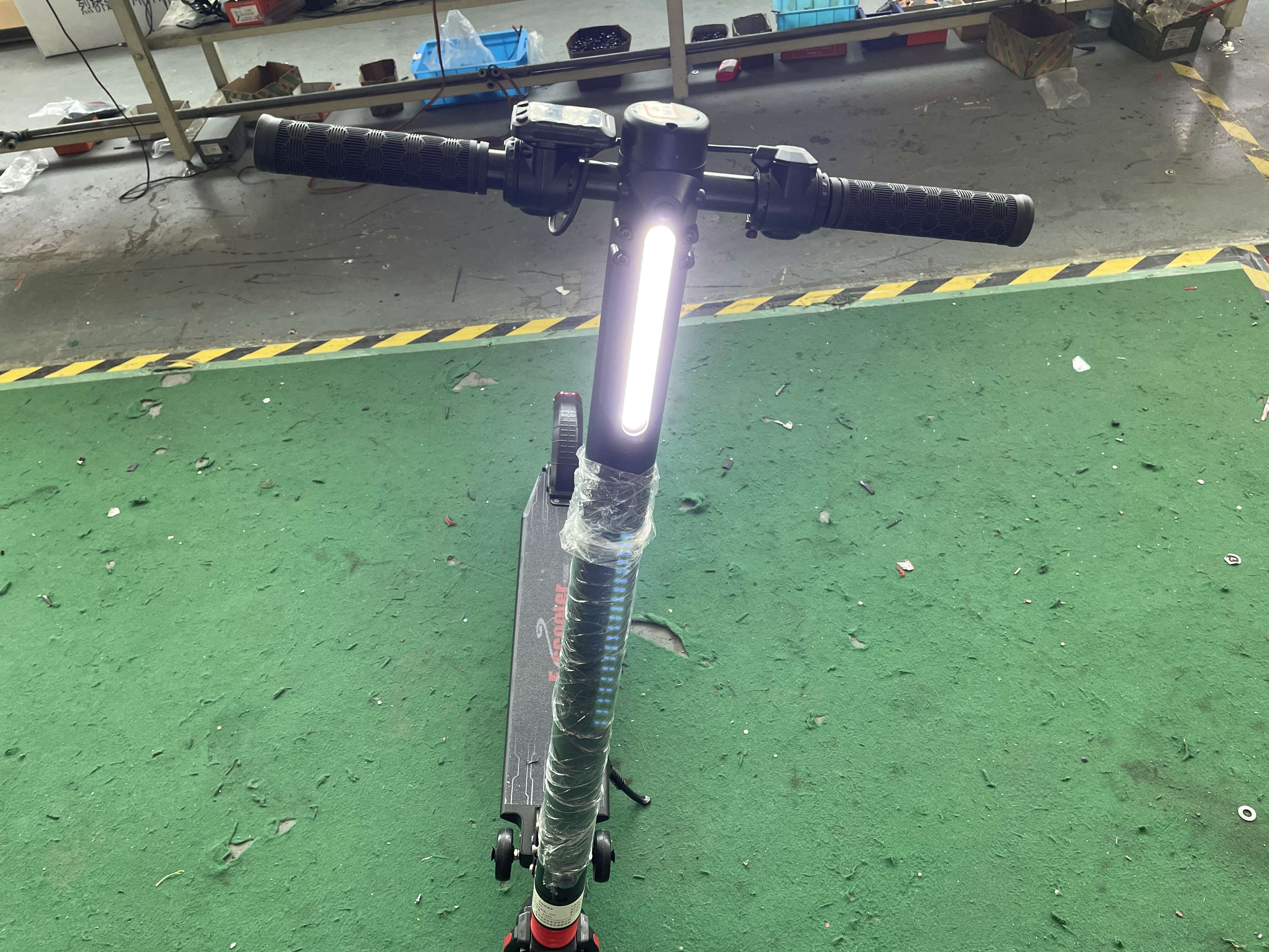 Mẫu Mới - Xe Scooter Điện Người Lớn Tốc Độ 25km Pin 8Ah Đồng Hồ Điện Tử Đèn Led Siêu Sáng, Xe Điện Thăng Bằng