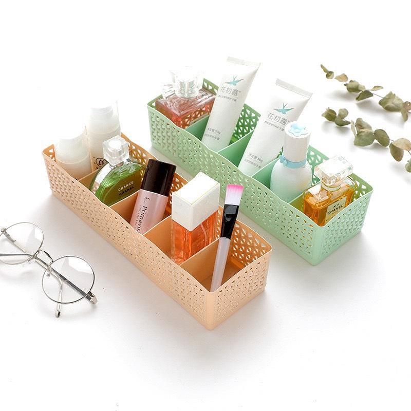 Khay Đựng Vớ, Vật Dụng Cá Nhân 4 Ngăn Tiện Lợi