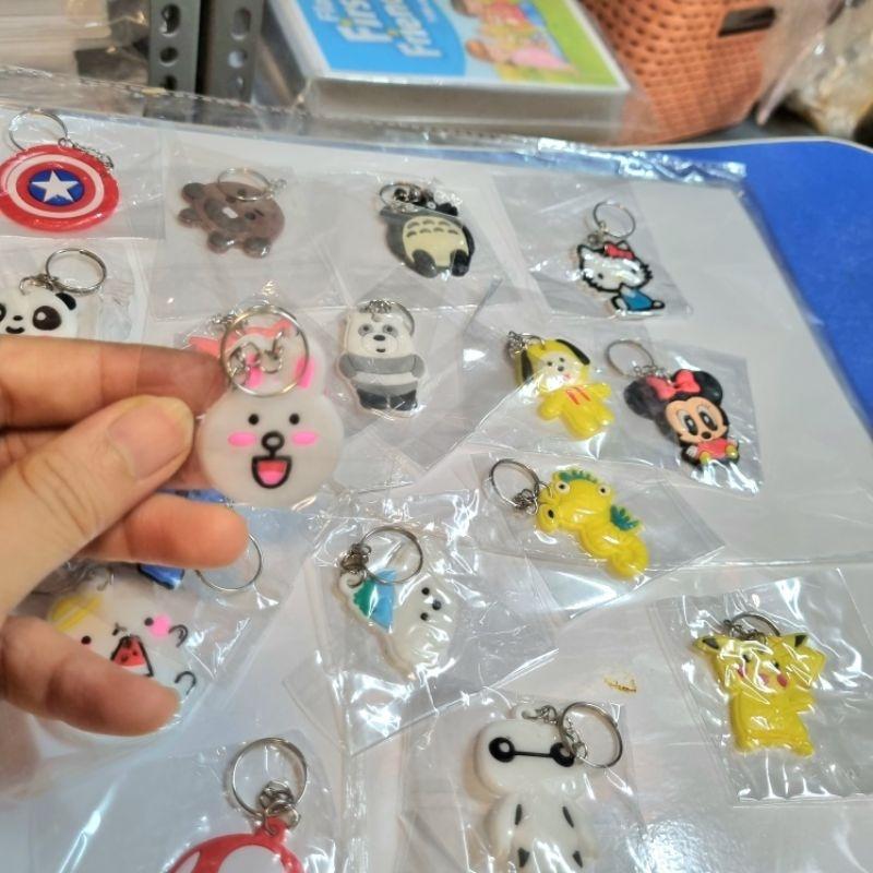 Một MÓC KHÓA nhựa dẻo hoạt hình dễ thương