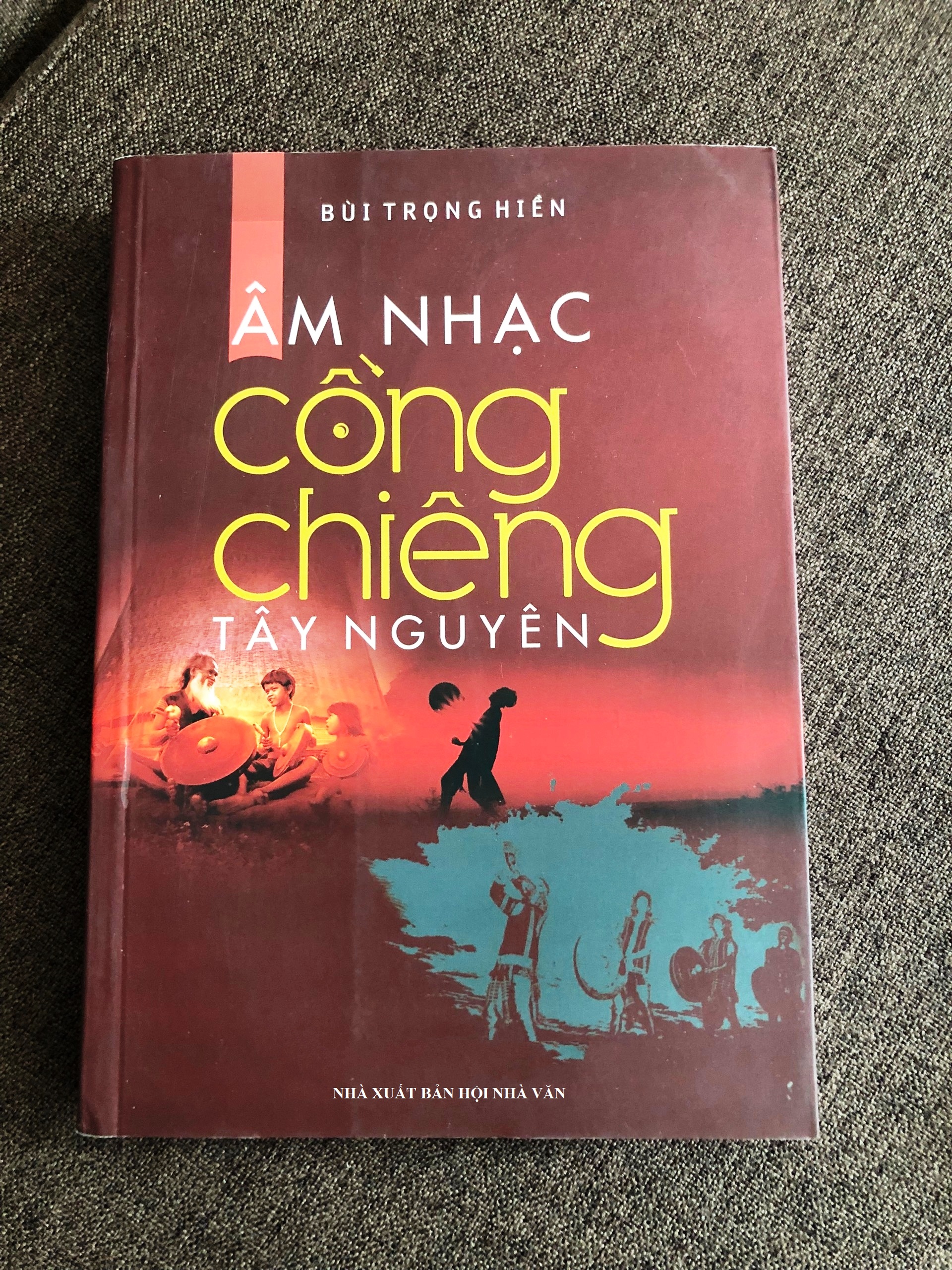 (Sách chuyên khảo) - Âm nhạc cồng chiêng Tây Nguyên - Bùi Trọng Hiền