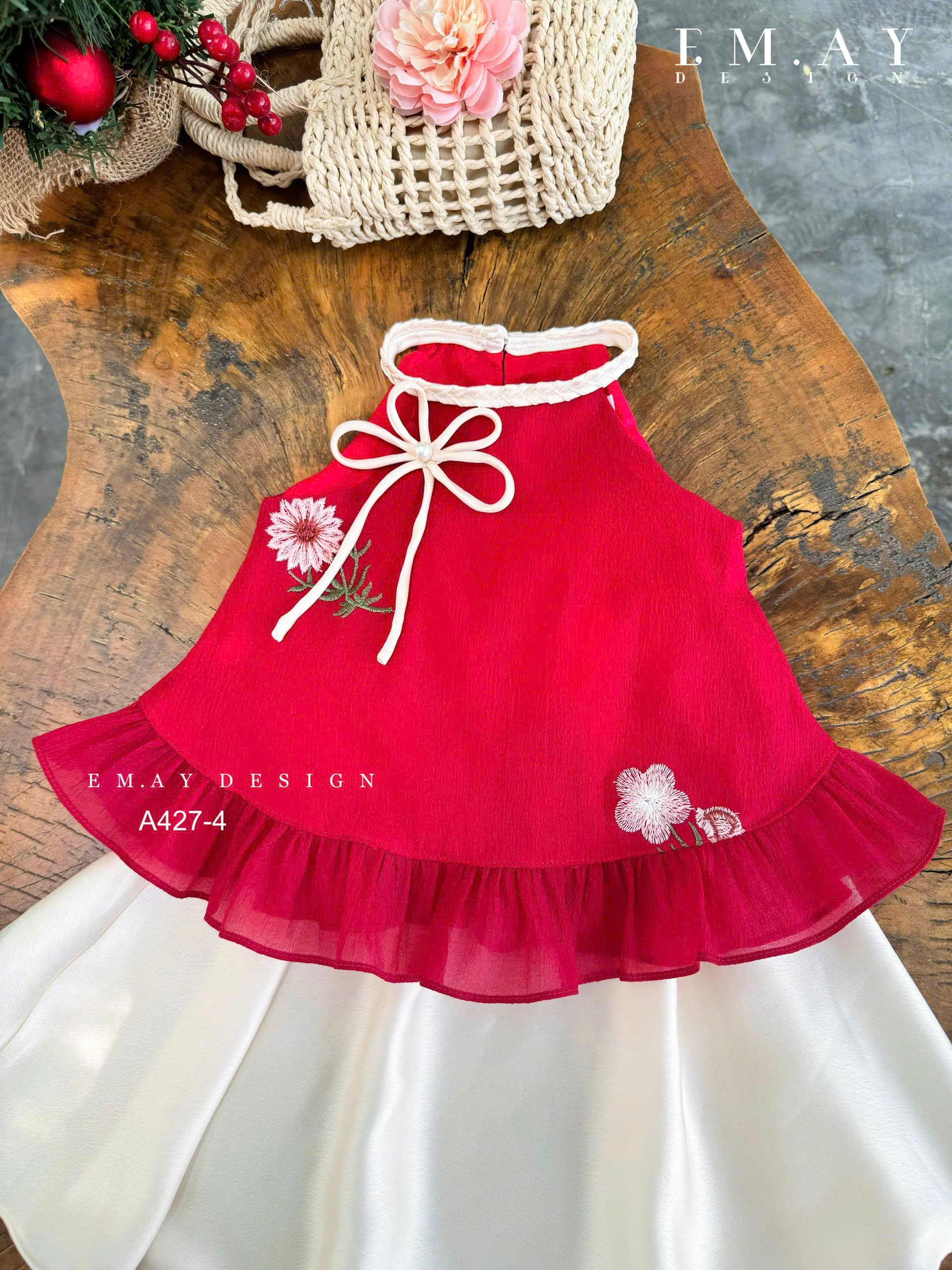 Set váy yếm đào cho bé gái đi chơi lễ tết noel giáng sinh năm mới biểu diễn đẹp chất lụa mát