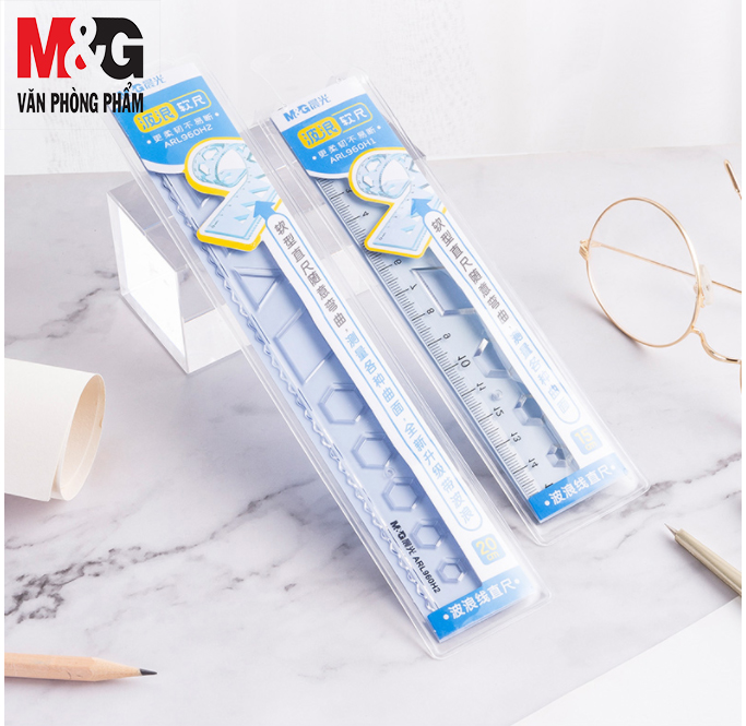 Thước Kẻ M&amp;G ARL960H1 15cm dạng dẻo ,thân trắng , ở giữa có khung hình - 1 cây