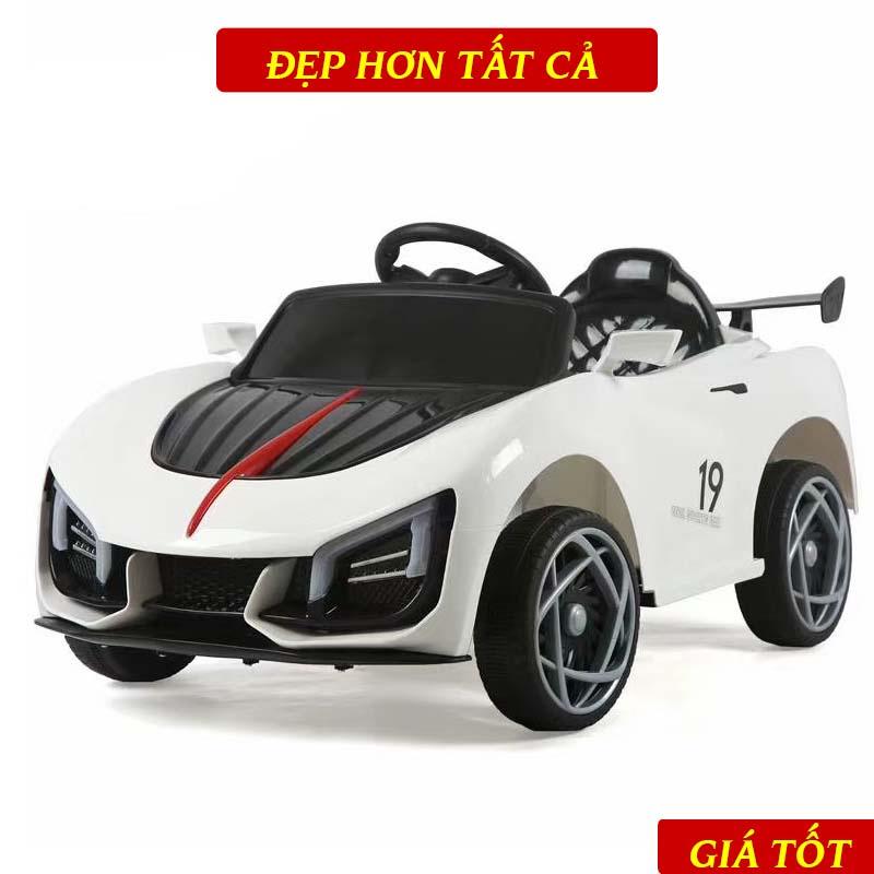 Xe Ô Tô Điện Trẻ Em MDX-009 Giá Rẻ Cho Bé Yêu Từ 1 Tuổi Trở Lên, Tự Lái & Điều Khiển Từ Xa