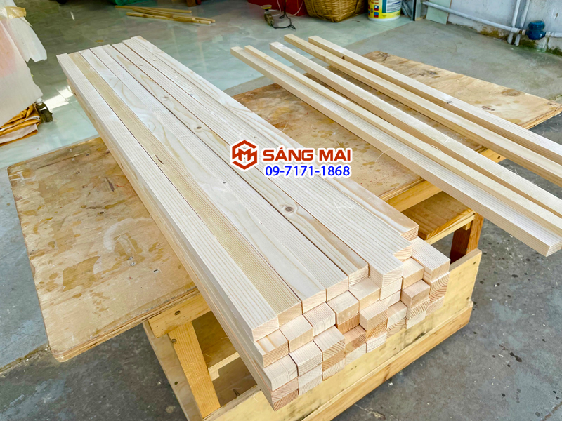 Thanh gỗ thông 2cm x 3cm x dài 1m + láng mịn 4 mặt