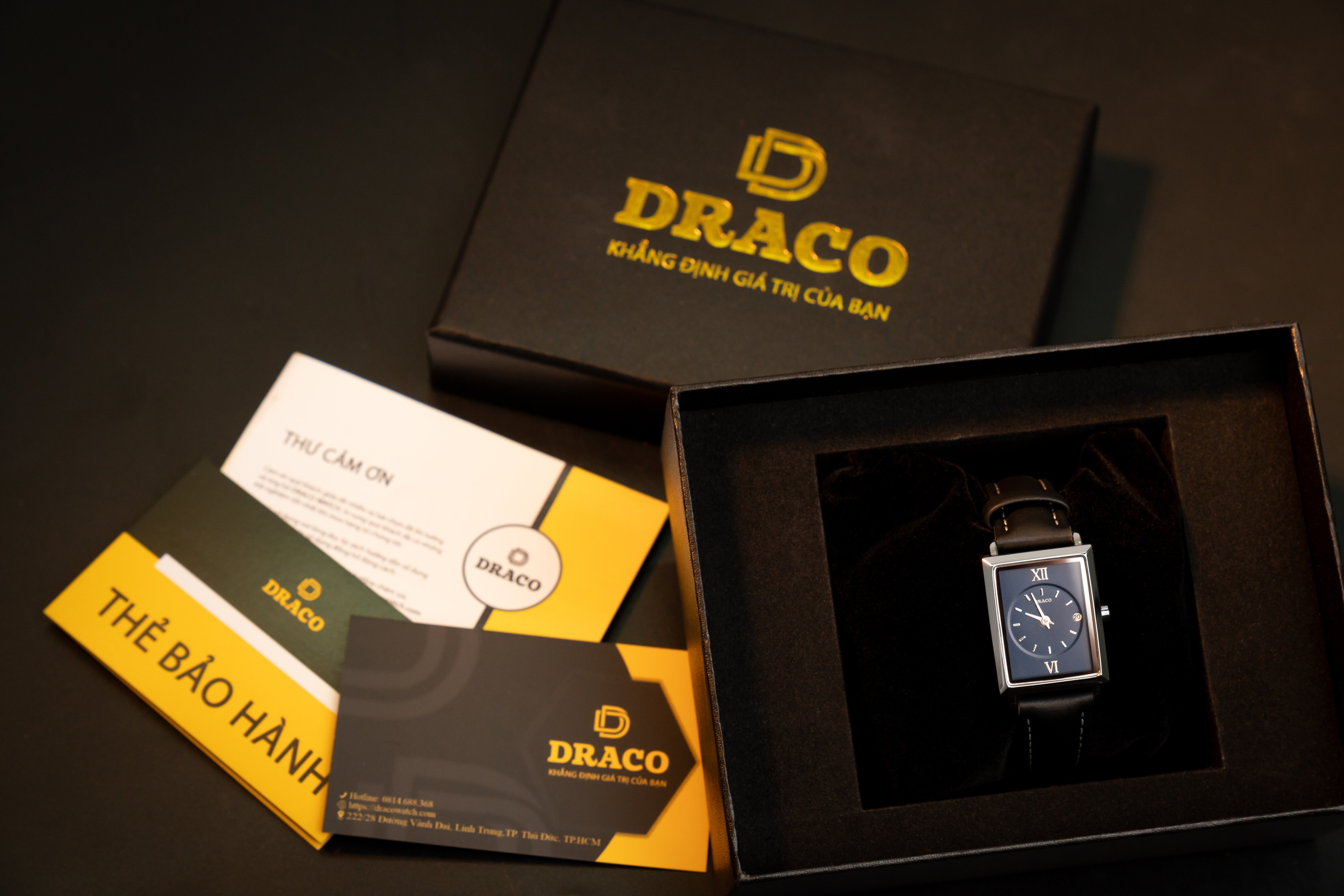 Đồng hồ nữ Draco D23-EL05 "Elegant" trắng kết hợp chất liệu dây da bò màu đen-phụ kiện thời trang nữ nhẹ nhàng tinh tế