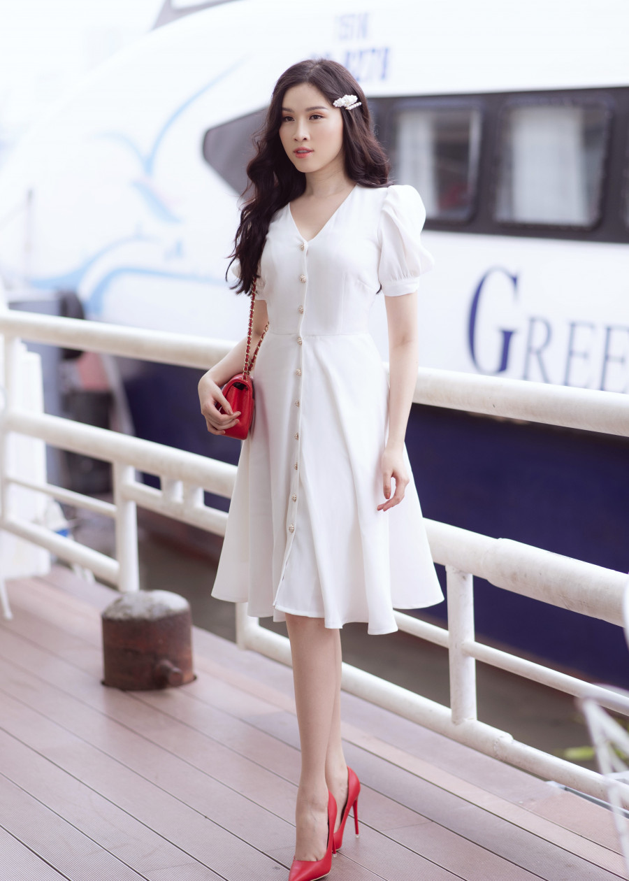 Đầm trắng thanh khiết