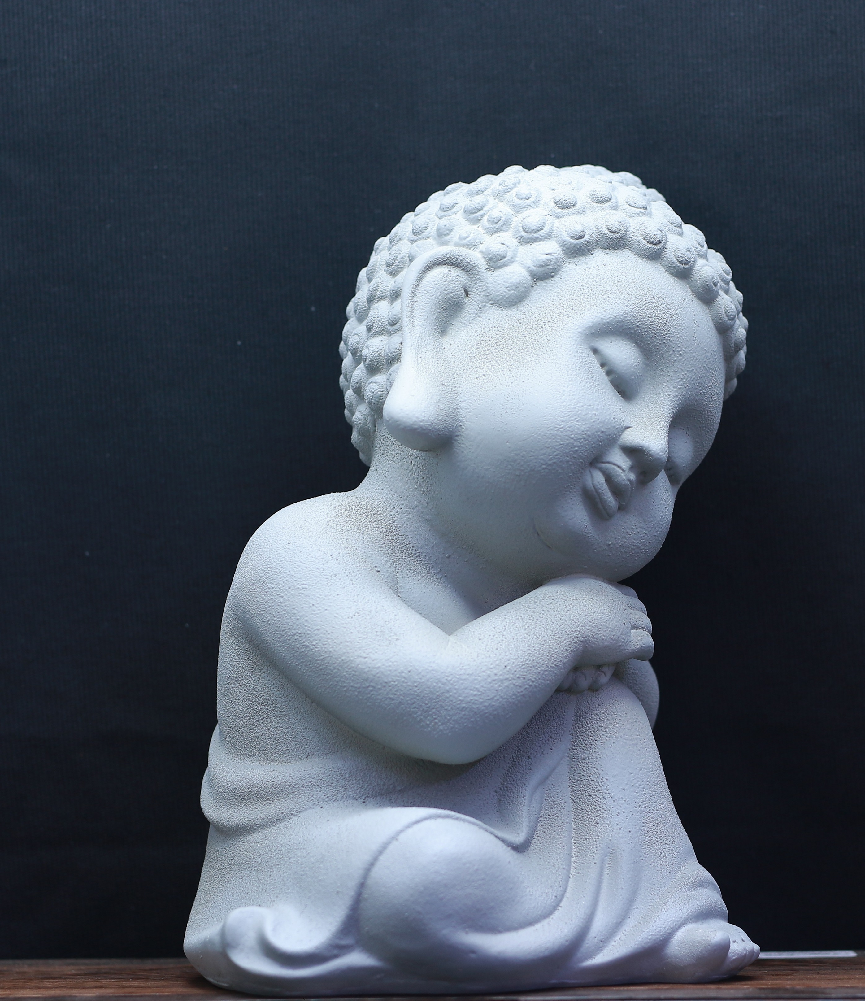 Tượng Phật Thích Ca - Màu Xi Măng như hình- làm bằng vật liệu nhựa Composite