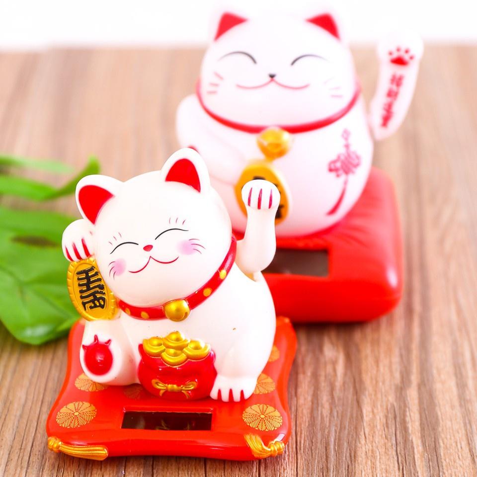 Mèo thần tài vẫy tay chạy bằng năng lượng mặt trời mang lại may mắn cho gia chủ