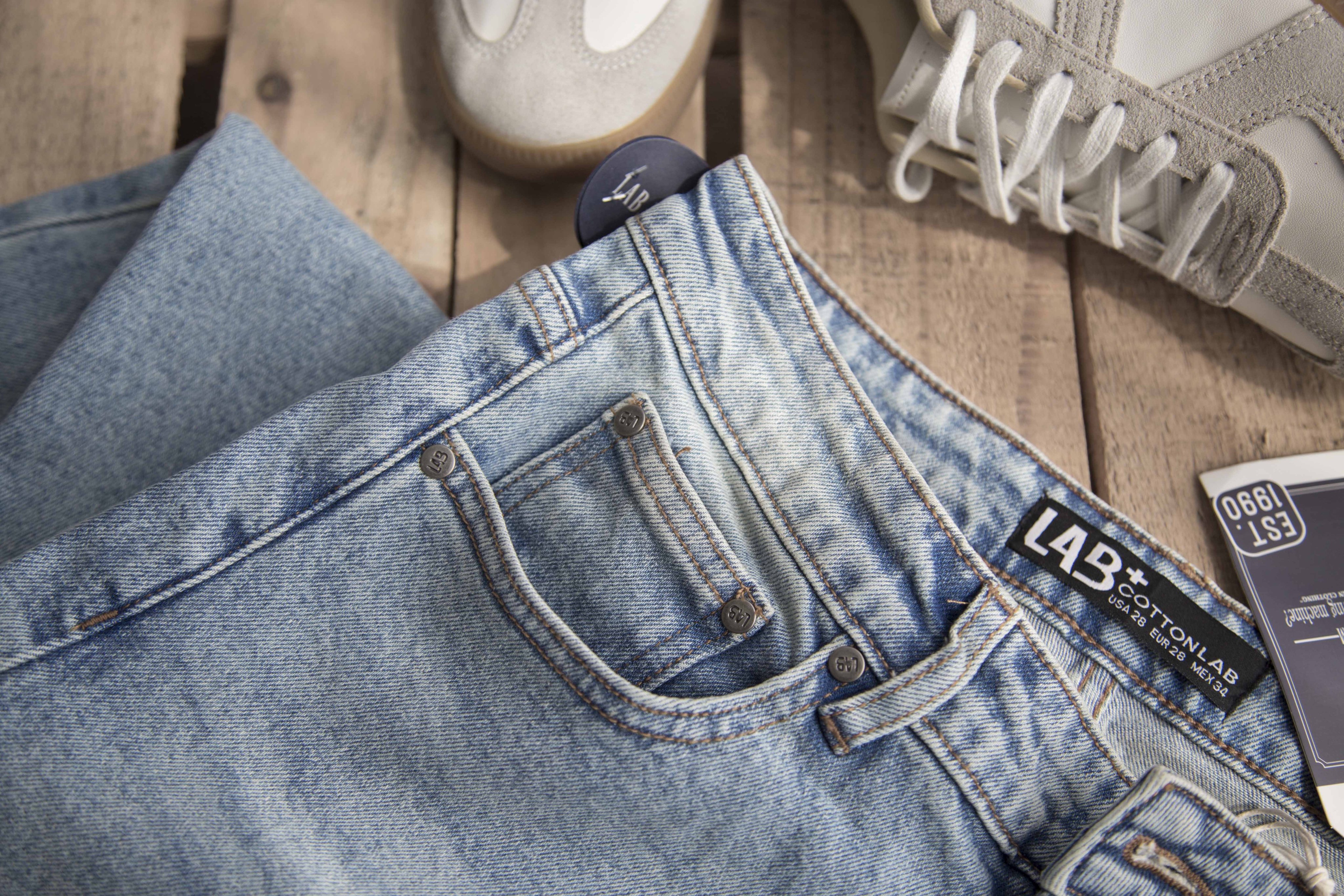 [CHÍNH HÃNG] Quần Jean nam vải Denim co giãn nhẹ form Slimfit | quần nam jean xanh bạc - LAB903
