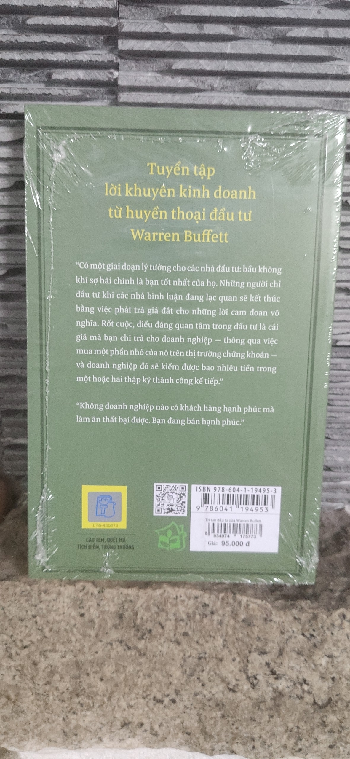 Trí Tuệ Đầu Tư Của Warren Buffett - 350 Lời Khuyên Đắt Giá (Tái Bản 2022)