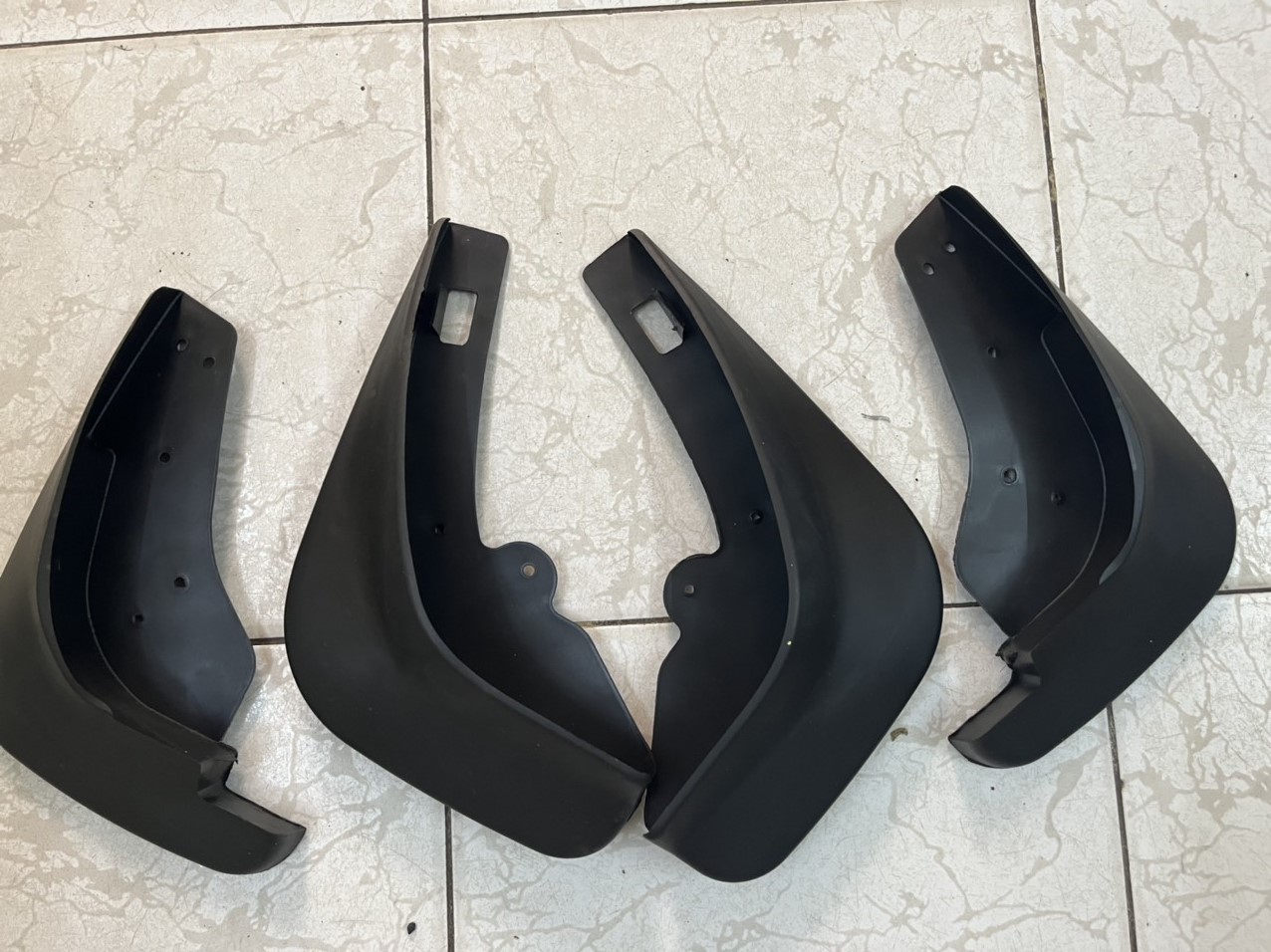 Bộ chắn bùn bánh xe Ford Focus Hatchback 2005-14