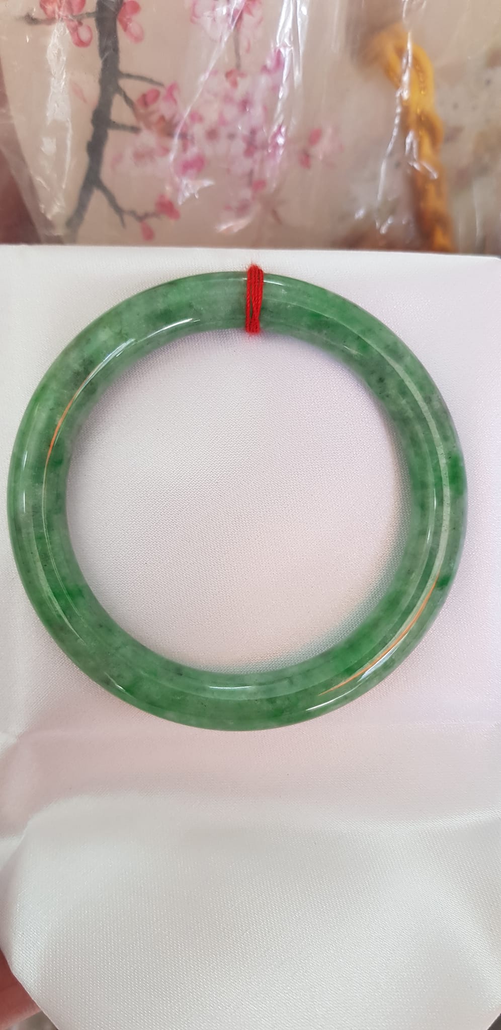 Vòng Cẩm Thạch tự nhiên sịn Đậu Lý I Sao 52mm x chột 8,2mm cao cấp sịn đẹp màu xanh đậu lý bông đều đẹp bóng nữ 52kg - 56kg đeo rất đẹp sang tay món quà tặng Mẹ , người thân ý nghĩa ạ