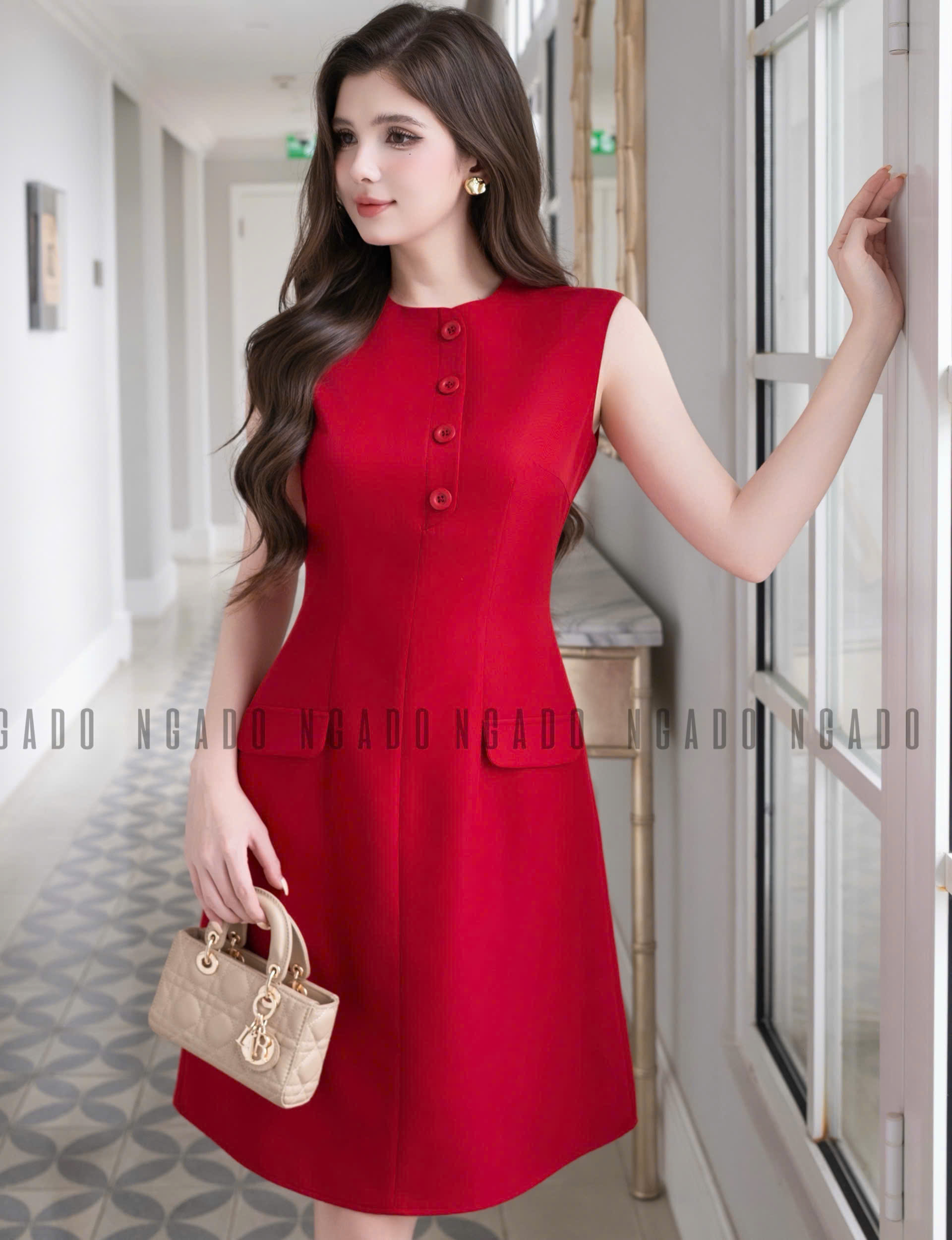 Đầm đỏ sát nách phối nút NGADO , đầm nữ , đầm công sở , dự tiệc