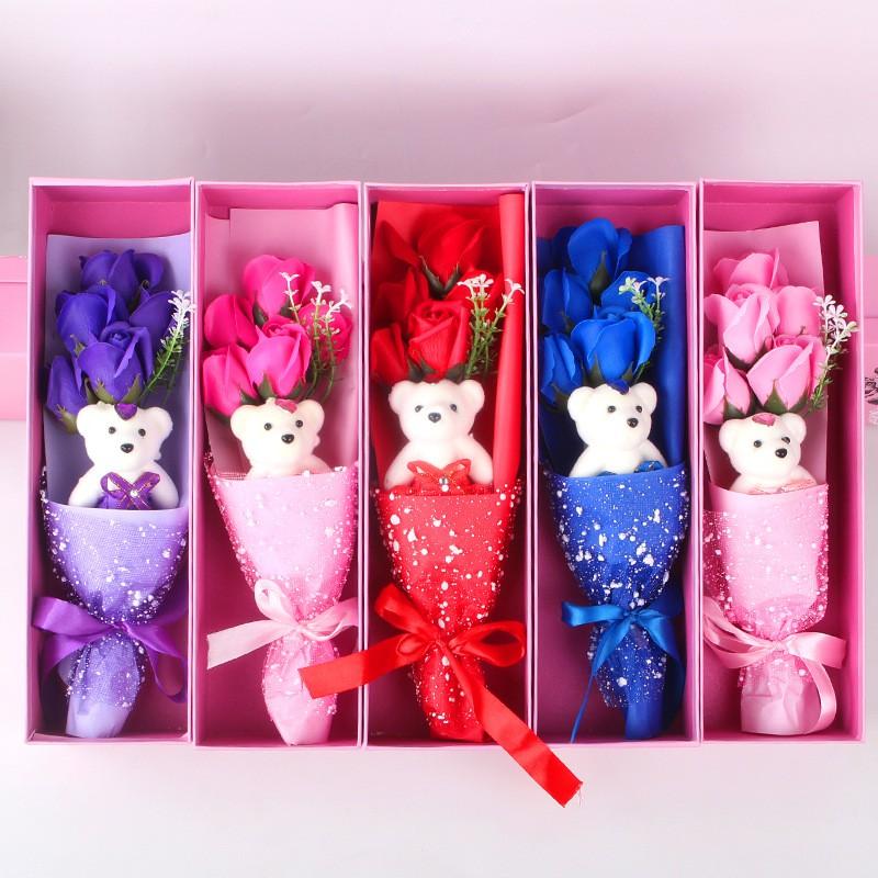 HỘP QUÀ GẤU VÀ HOA HỒNG SÁP 5 BÔNG
