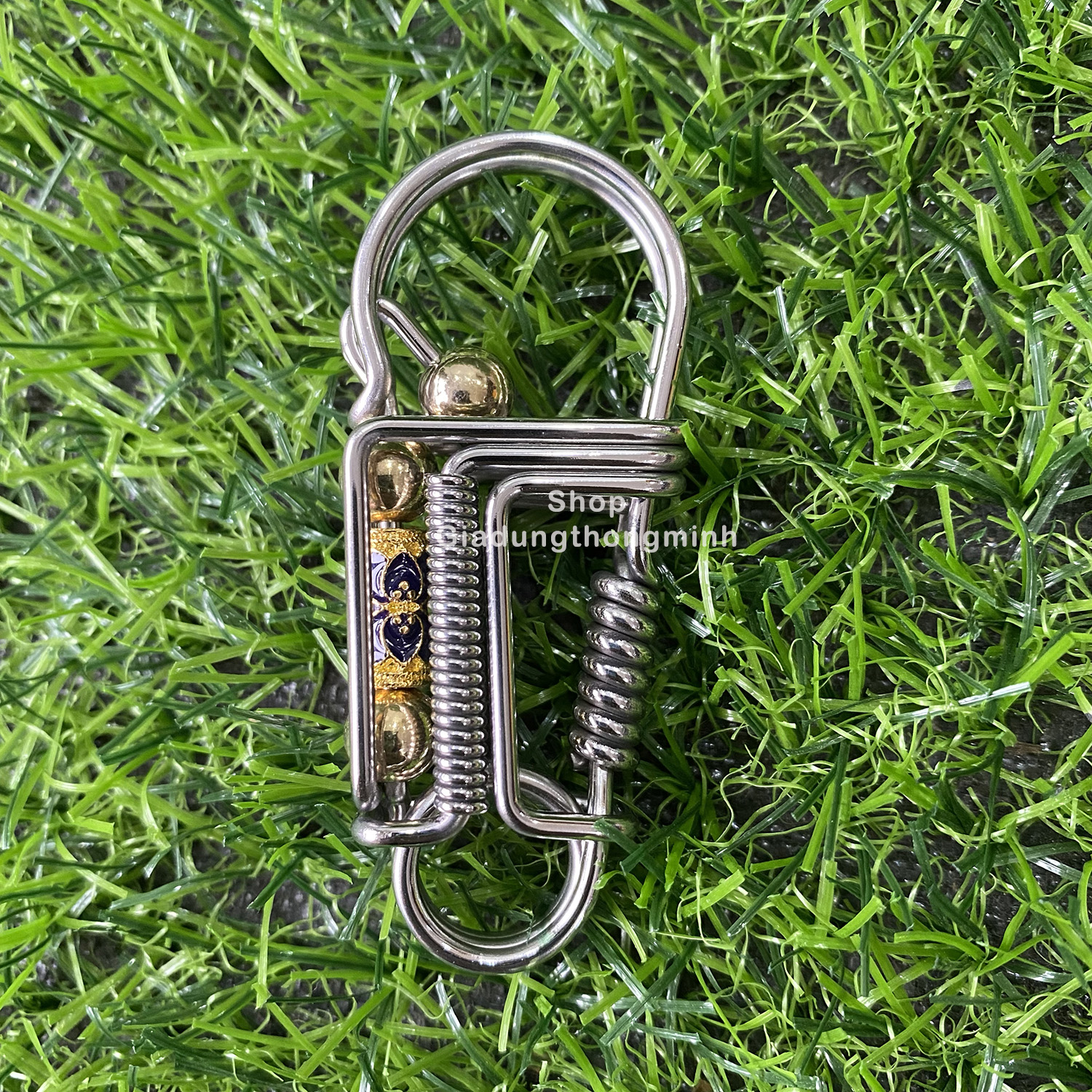 Móc Khóa Ô Tô họa tiết Tím bằng Inox 304 không gỉ Cao Cấp Hàng Việt Nam,Hàng làm thủ công tỉ mỉ , Màu Inox nguyên bản rất Sang và Sạch Sẽ ,Càng Dùng Càng Sáng - Móc khóa Xe Máy bền đẹp