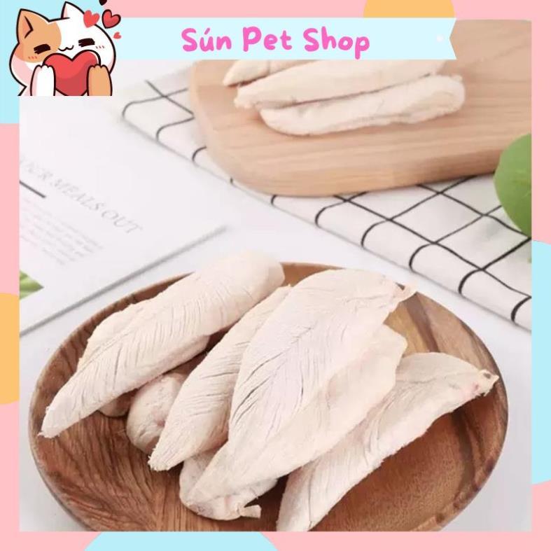 Thức ăn sấy khô cho chó mèo