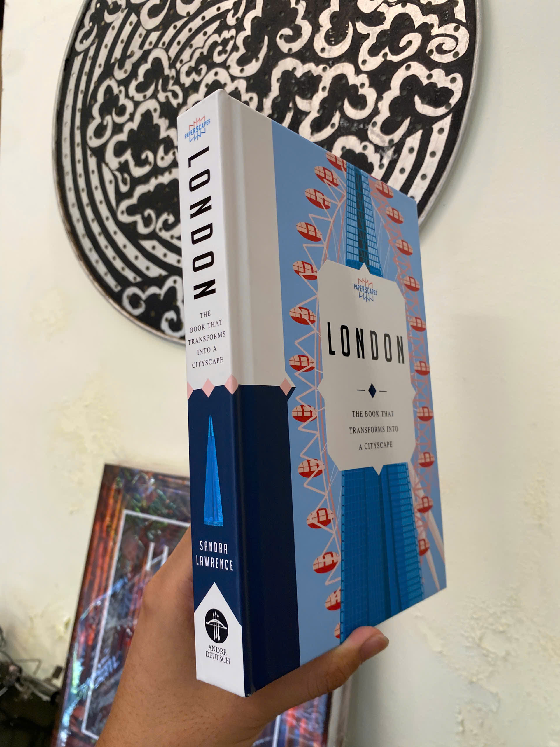 Sách - Paperscapes: London: The book that transforms into a cityscape by Sandra Lawrence