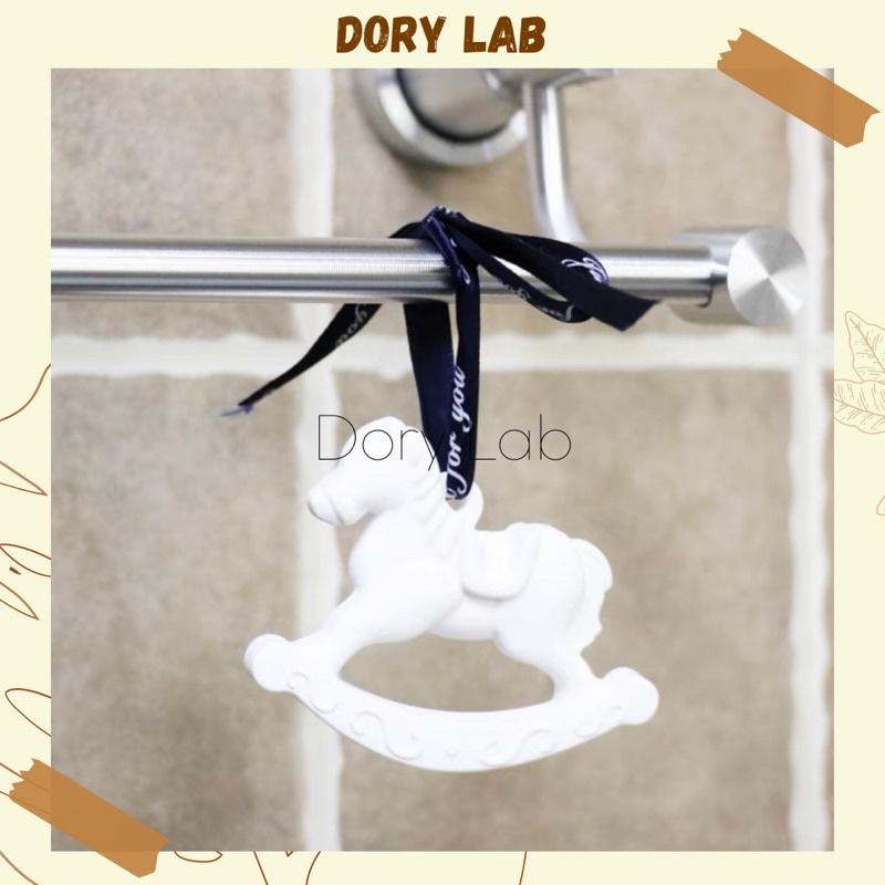 Sáp Thơm Tinh Dầu Hình Ngựa Gỗ Treo Tủ Quần Áo, Xe Ô Tô, Khử Mùi Phòng Handmade - Dory Lab