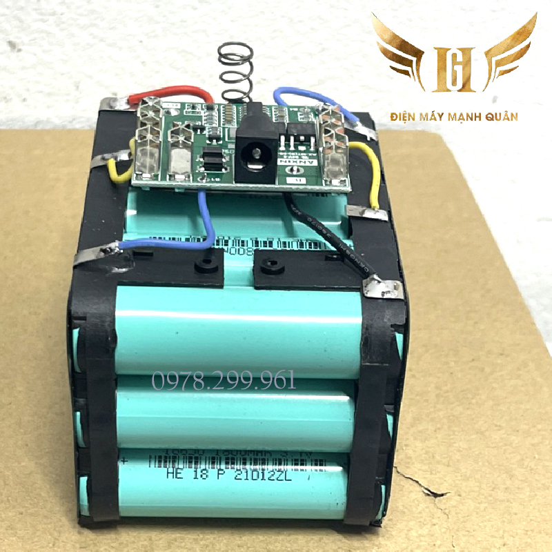 Pin 15cell 21V 6Ah Li-on Dung Lượng Cao Chân Pin Thông Dụng Dùng Cho Máy Mài, Máy Khoan Bê Tông