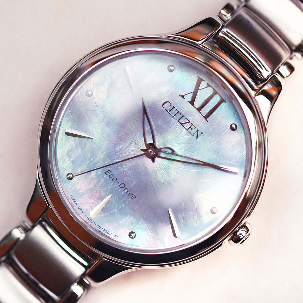 Đồng Hồ Nữ Citizen Dây Thép Không Gỉ EM0550-83N - Mặt Xà Cừ