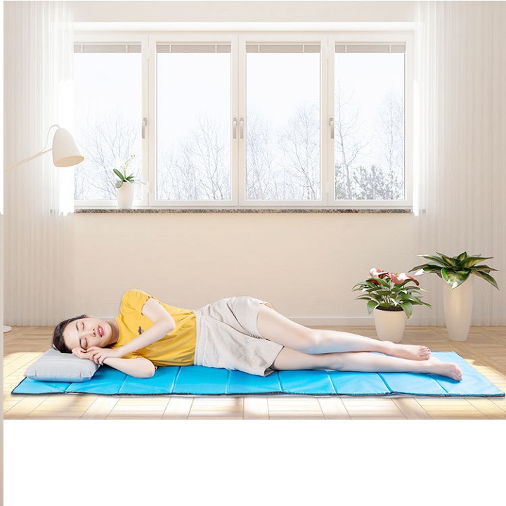 Nệm Ngủ Trưa Văn Phòng - 100% vải coton thoáng mát, mềm mại, thấm hút mồ hôi. Giặt được bằng máy. Dể gấp gọn - Có túi đựng riêng.