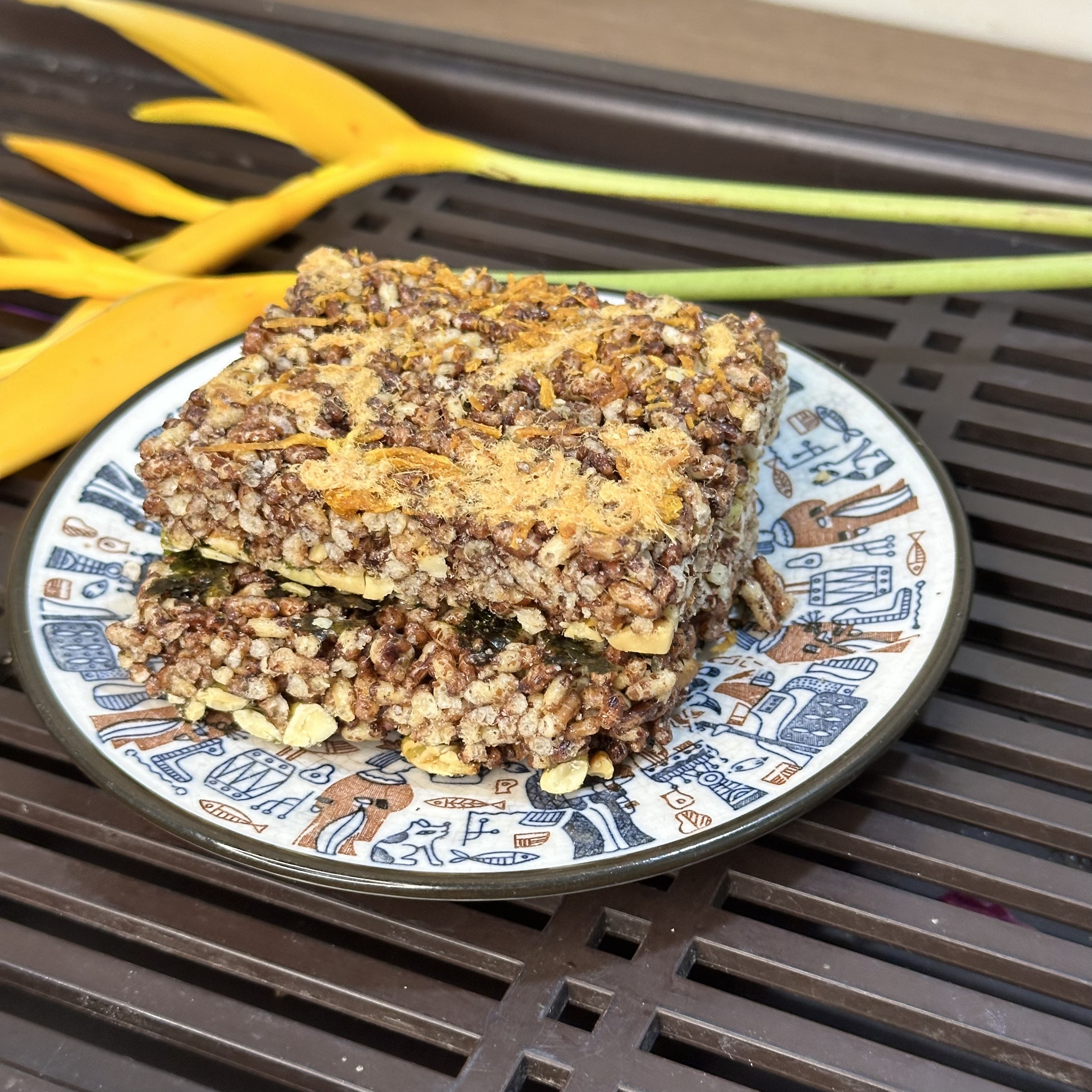 Thanh gạo lứt hạnh nhân chà bông FnV bịch 120g