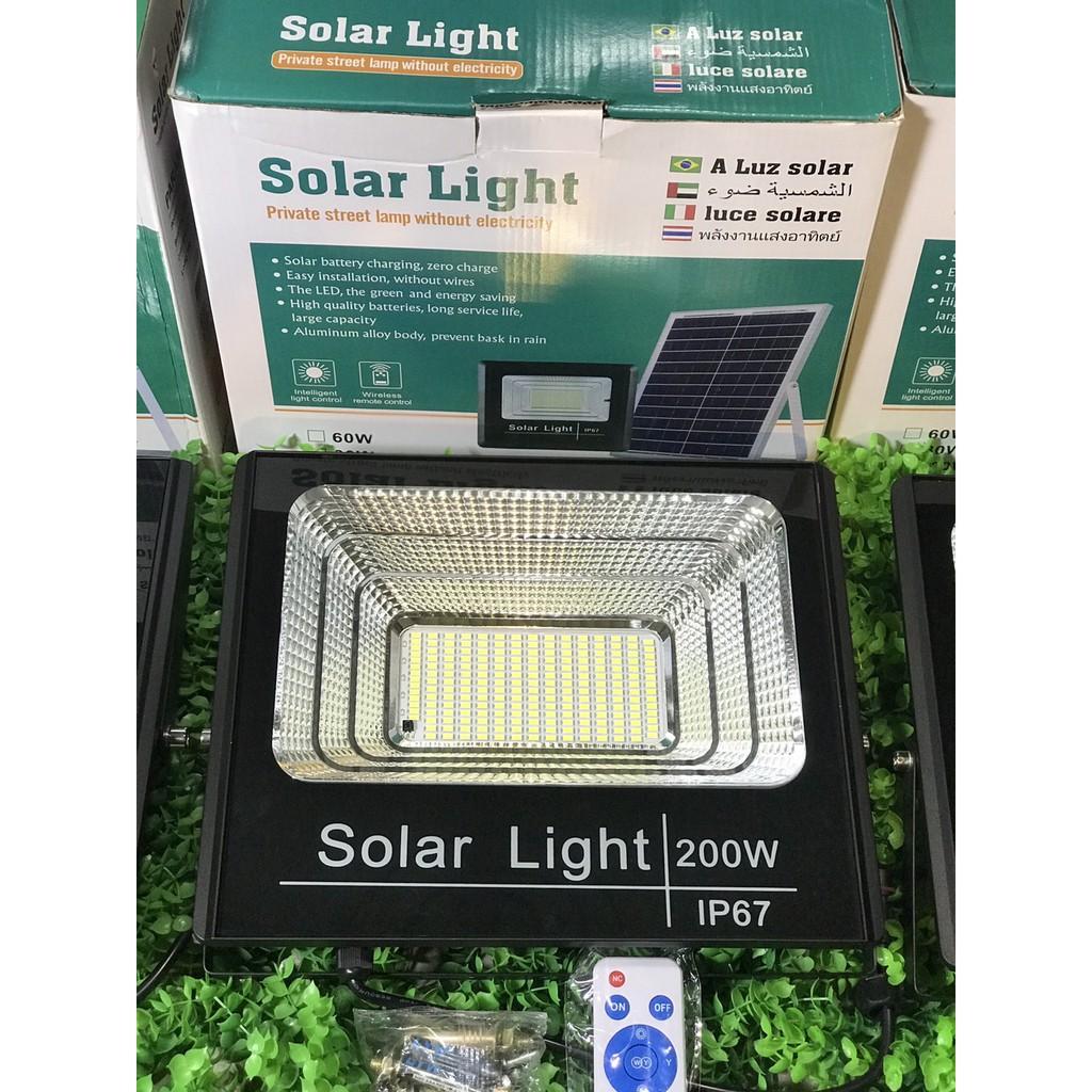 Đèn pha năng lượng mặt trời 200W