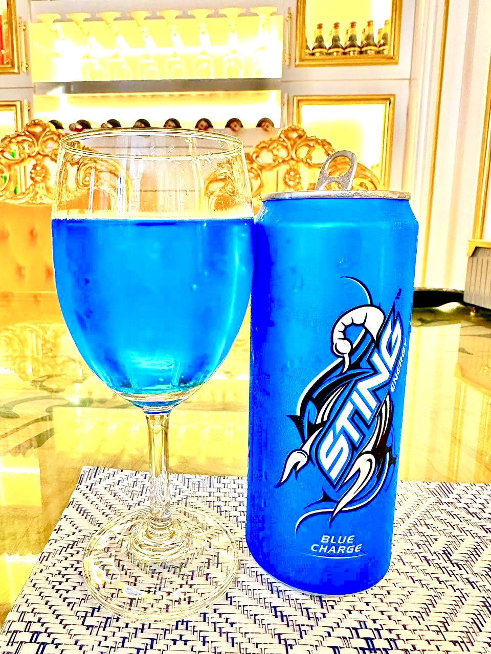1 Lon Nước Uống Tăng Lực sting blue Thái Công Dạng Lon Xanh Dương 999999999 sting blue charge sting 1 tỷ