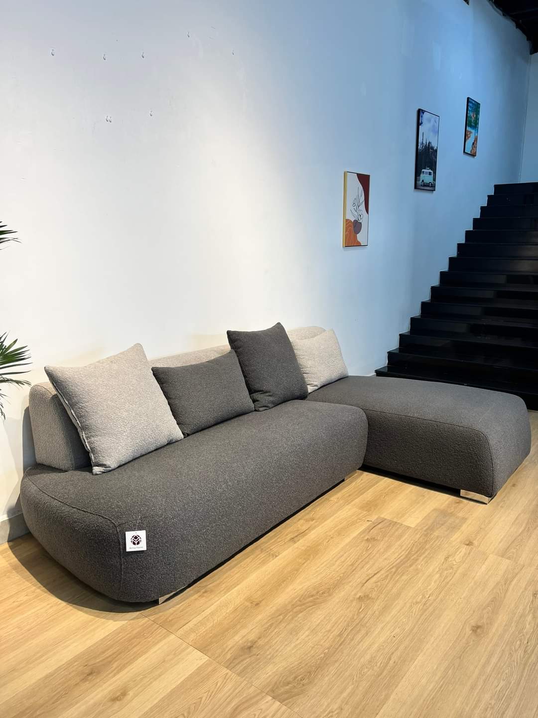 Băng góc Tundo Luxury phối màu hiện đại 2m2 x 1m4