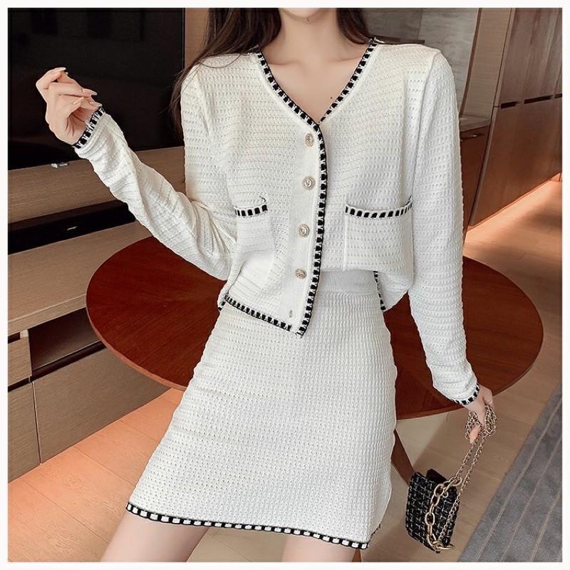 Set áo mix chân váy len viền cúc thanh lịch