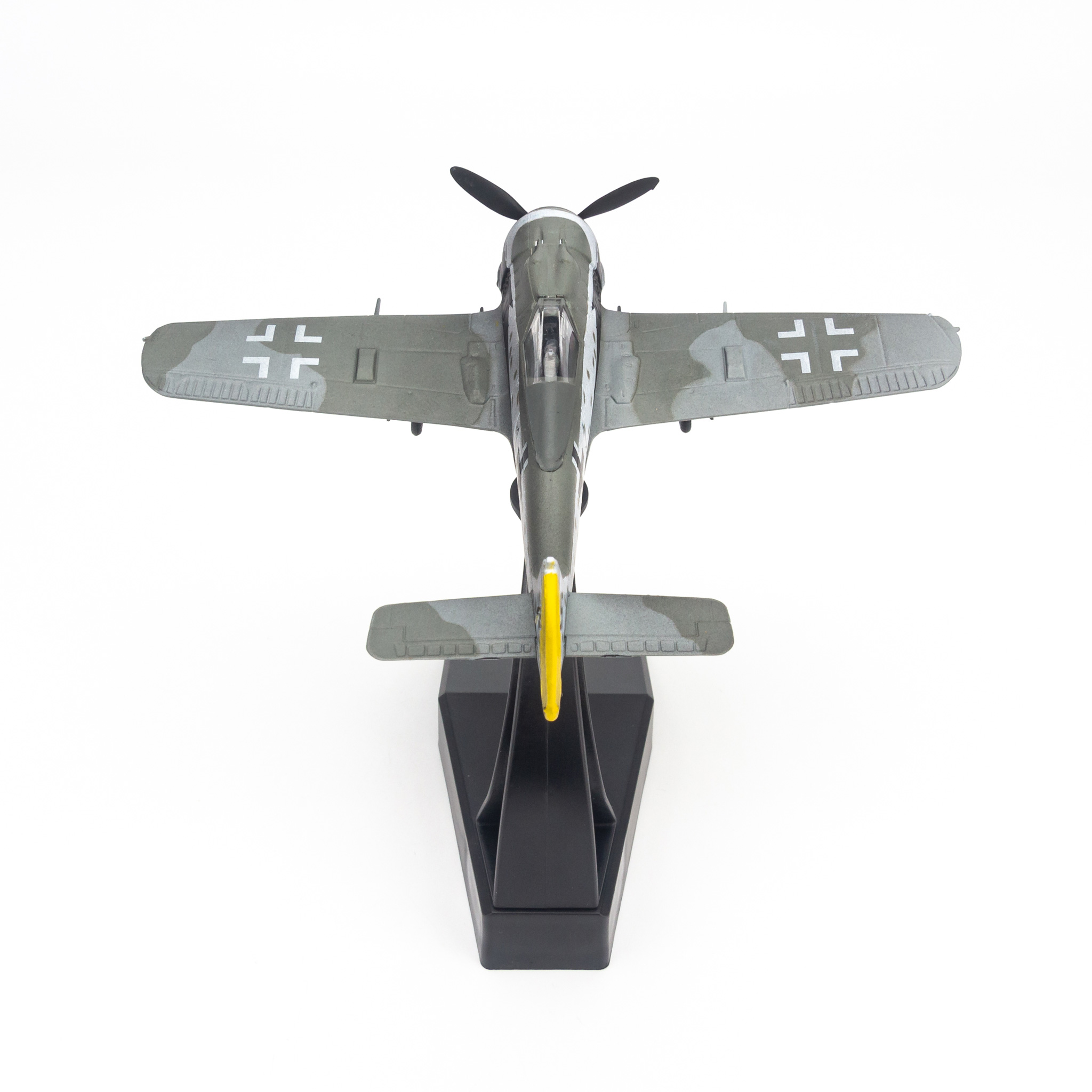 Mô hình máy bay quân sự Focke Wulf FW 190A-8 Germany 1945 1:72