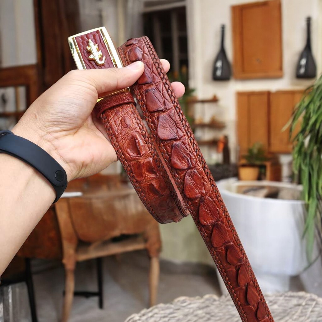 Nịt Da Cá Sấu Gai Liền Đan Viền Thủ Công N33ND2 (mặt vàng)