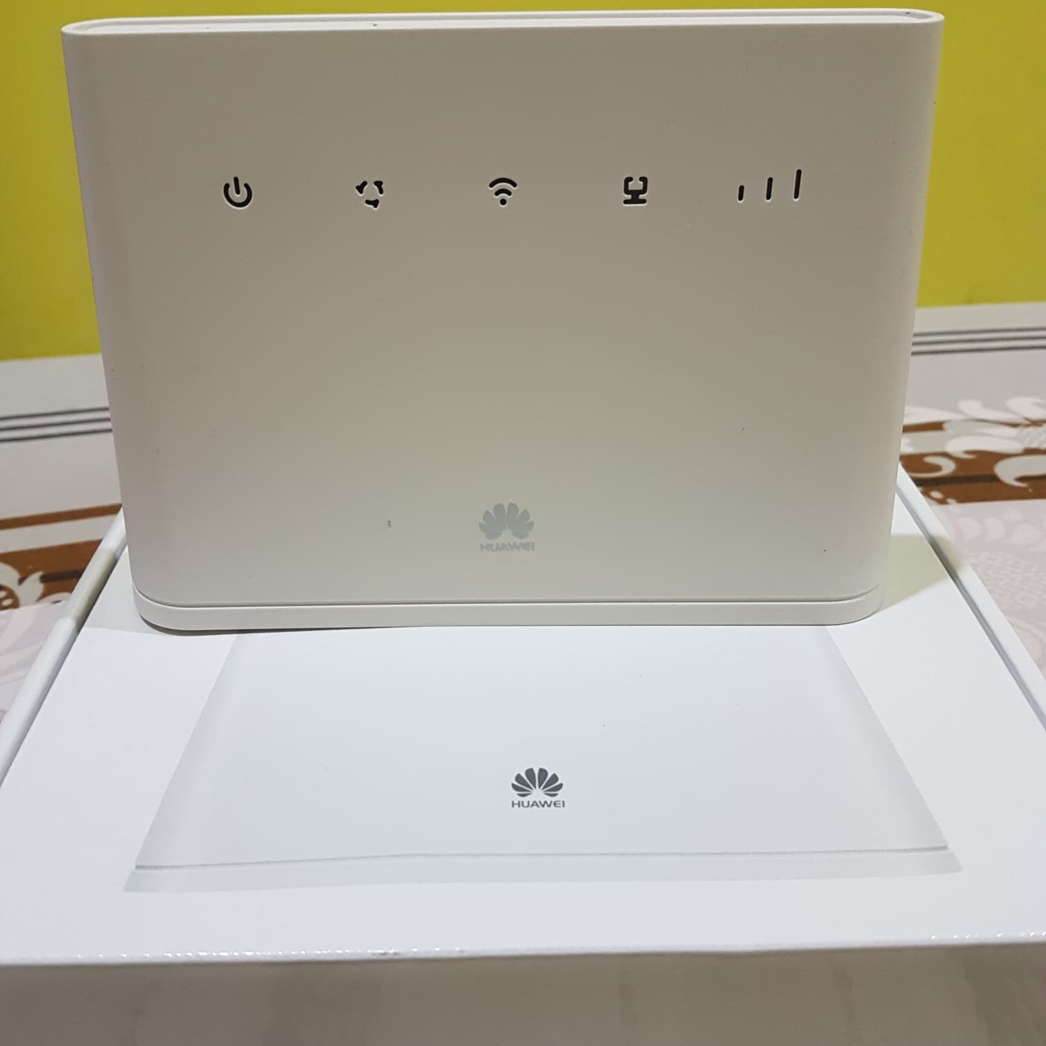 Bộ Phát Wifi Huawei B311 Tốc Độ 4G 150Mbps Hỗ Trợ 32 Users Cùng 1 Lúc - Hàng Nhập Khẩu