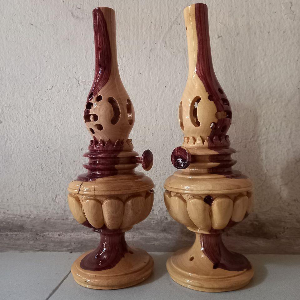 Đèn thờ gỗ trắc dây .kiểu đèn dầu cao 30cmx11cmx11cm