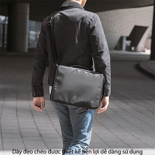 TÚI ĐEO CHÉO TOMTOC (USA) URBAN CODURA SHOULDER BAGS DÀNH CHO MACBOOK LAPTOP 15″16″ chống sốc - HÀNG CHÍNH HÃNG