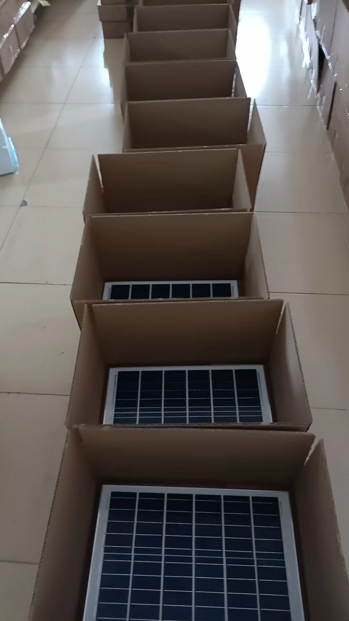 ĐÈN NĂNG LƯỢNG MẶT TRỜI 300W – CHIP LED 5730 THẾ HỆ MỚI