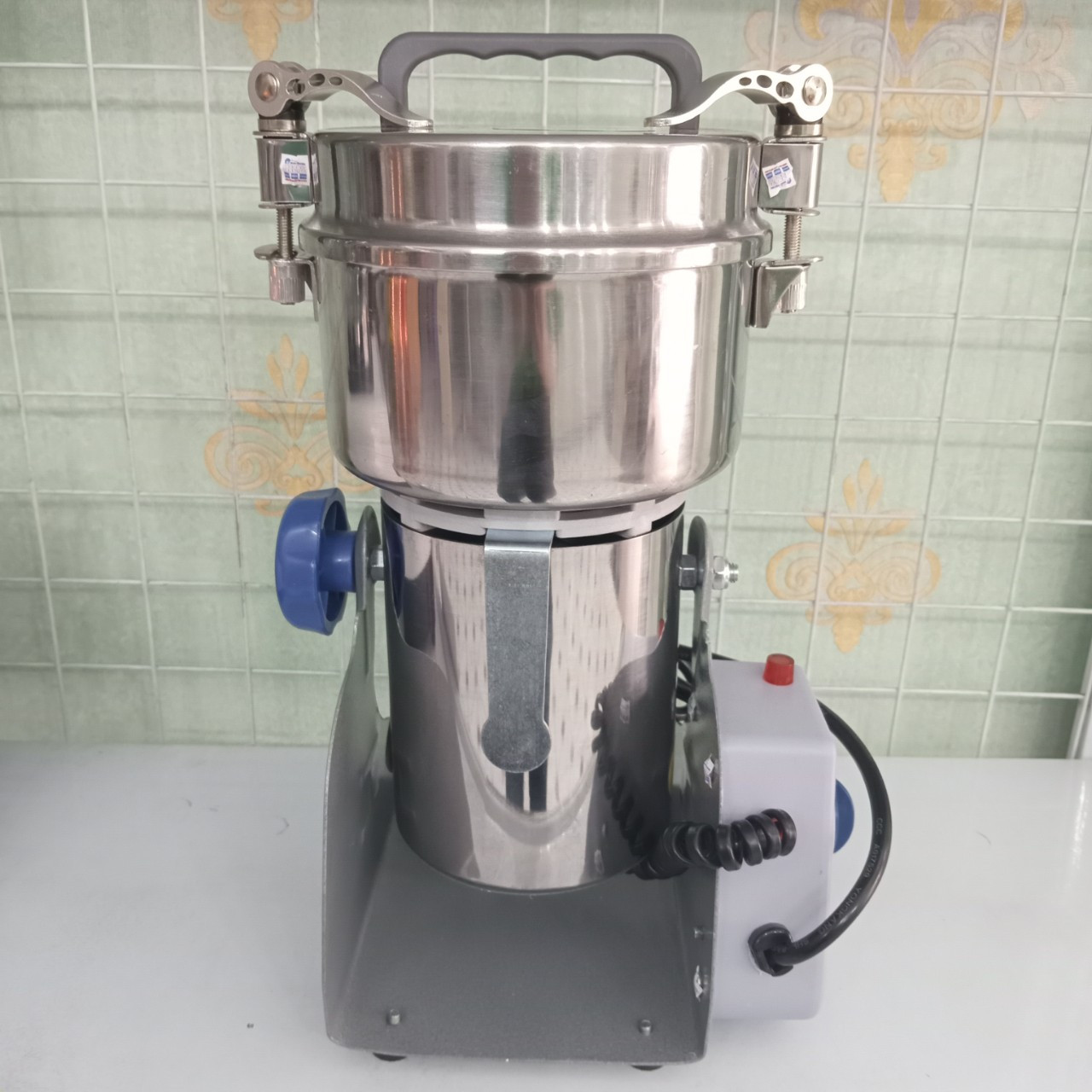 Máy xay sinh tố công nghiệp Blender Model 1052 công suất 2200W, cối xay 1.8L