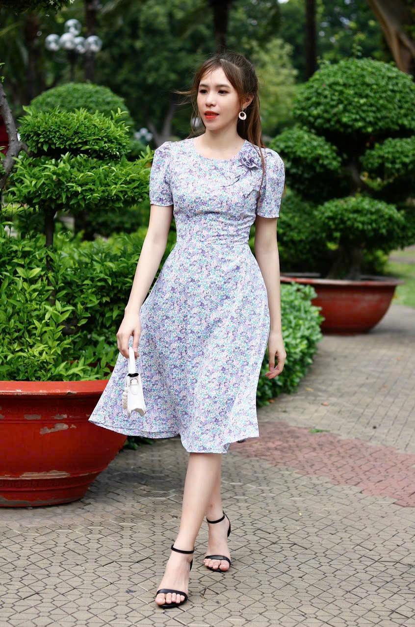 Đầm xòe hoa nhí
