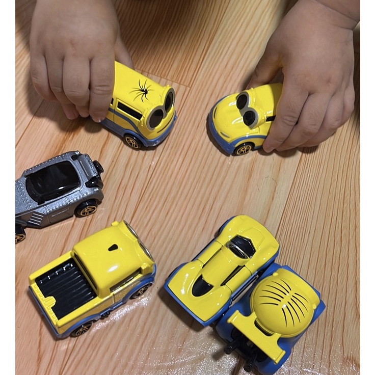 Đồ Chơi Xe Ô Tô Minion set 12 chiếc bằng kim loại ngộ nghĩnh dành cho bé, Đồ chơi Minion