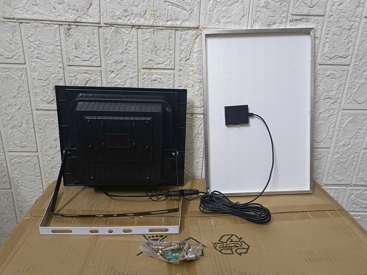 Đèn Led Năng Lượng Mặt Trời Chiếu Sáng Ngoài Trời IP65 100W AZONE