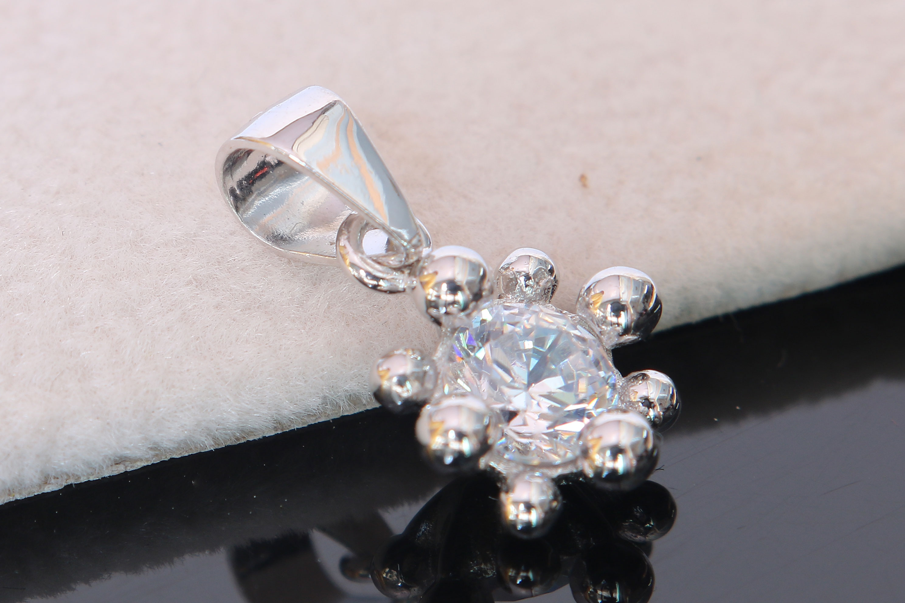 Mặt dây chuyền bạc nữ Diamond Star