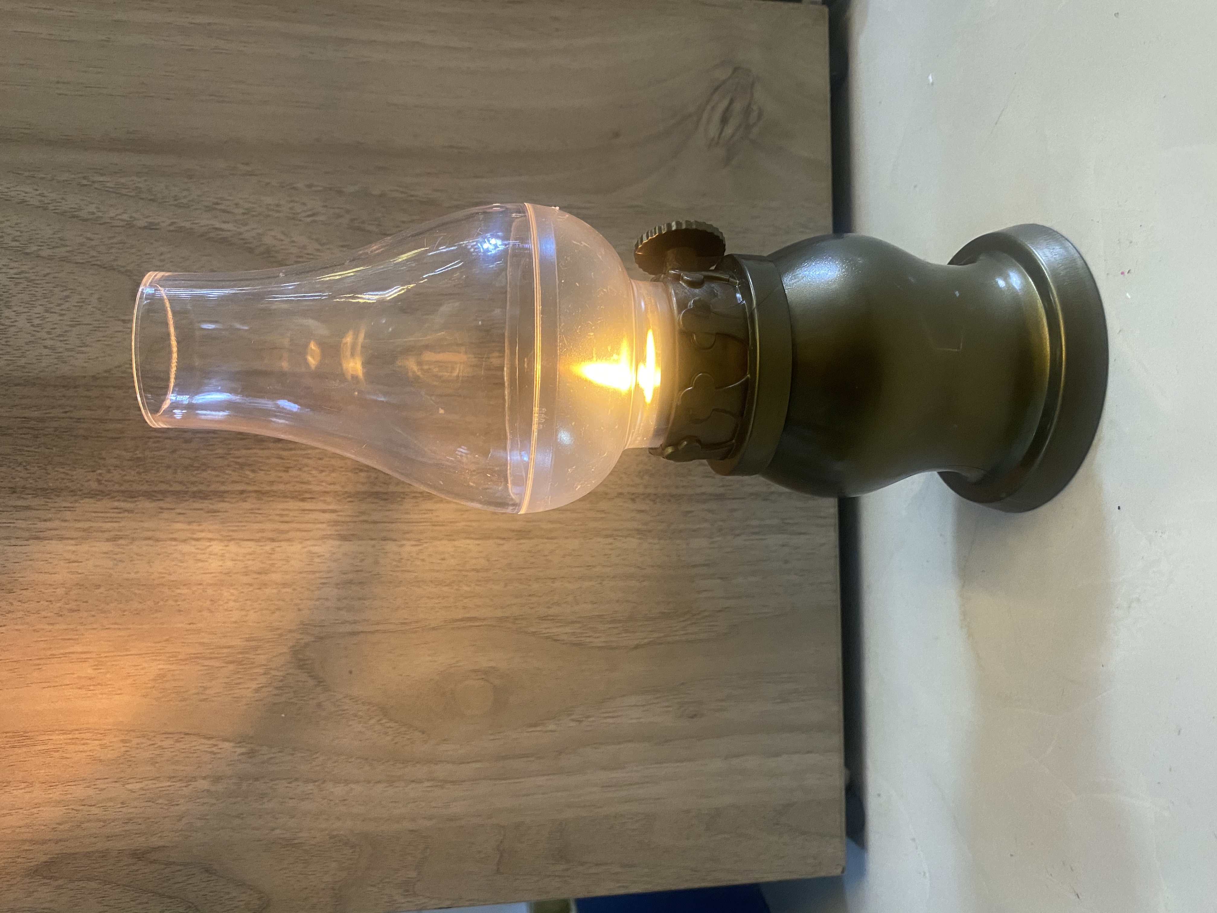 Đèn dầu điện tử - đèn để bàn thờ sử dụng pin ( giá bán /1 cái)